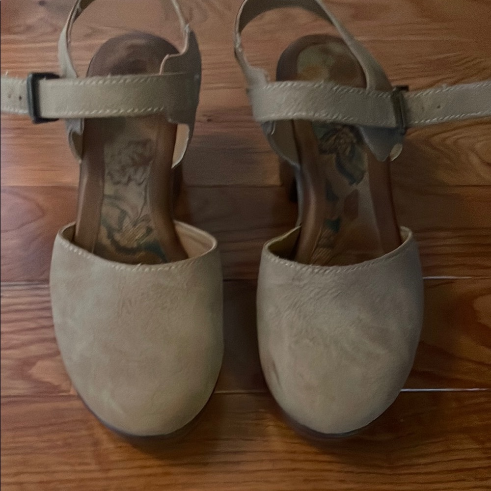 BOC Beige Women's Shoes